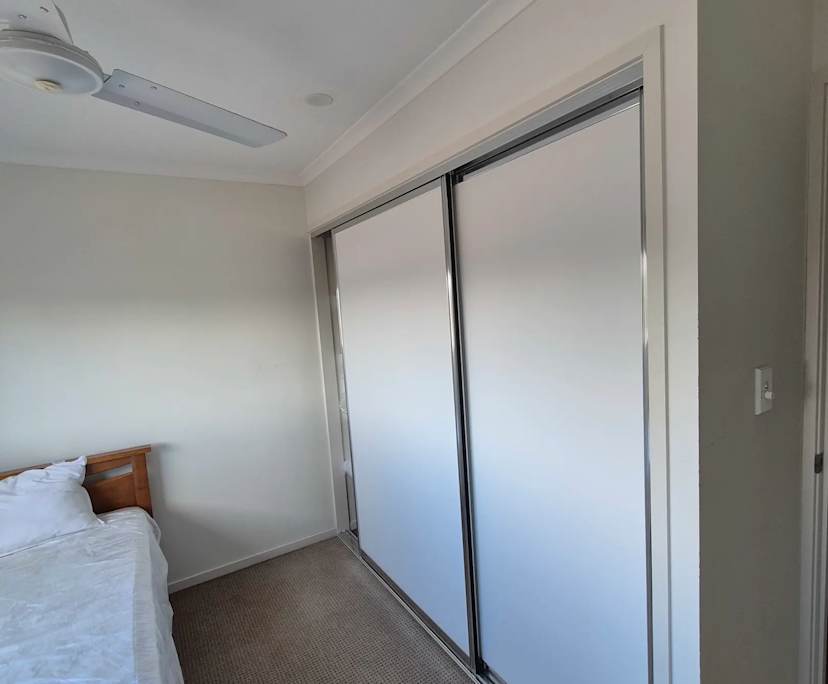 Room in a share house