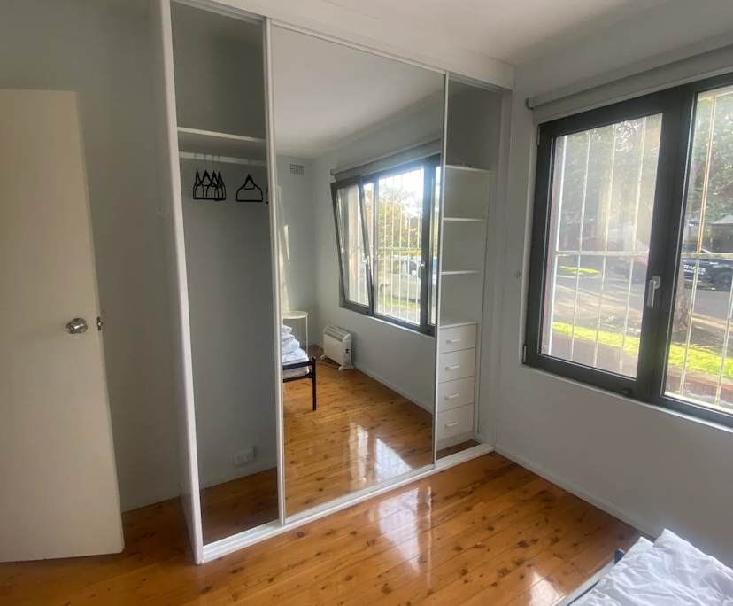 Furnished room in a flatshare