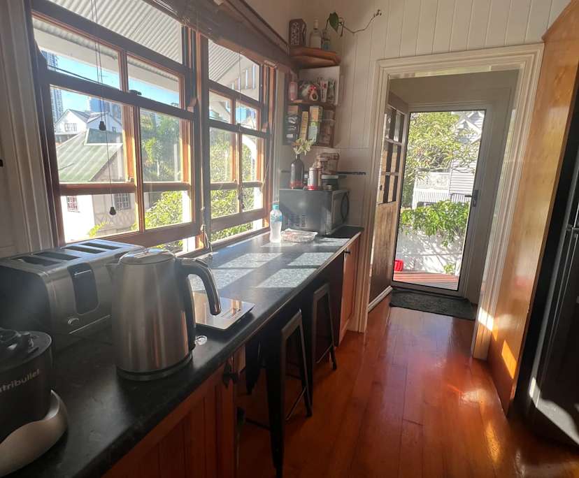 Room in a share house