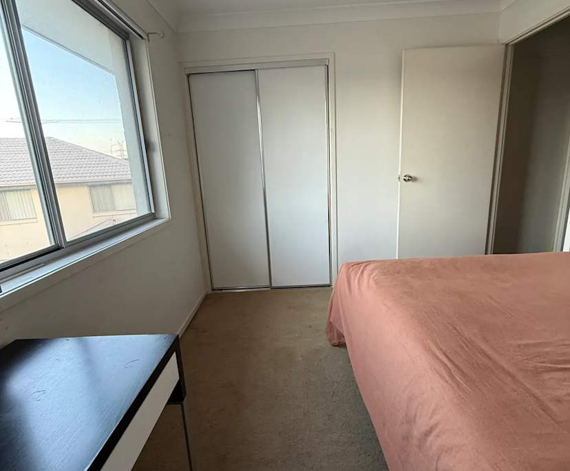 $240, Share-house, 3 bathrooms, Eight Mile Plains QLD 4113