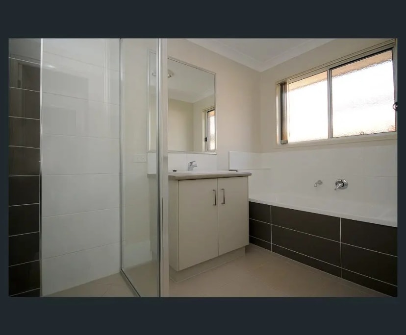 Unfurnished room with own bathroom