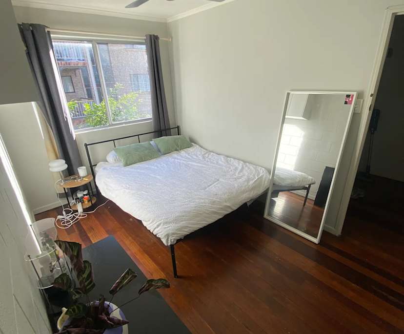 Room in a share house