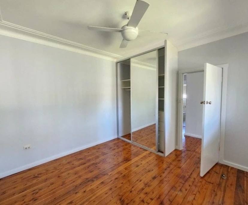 Unfurnished room in a flatshare