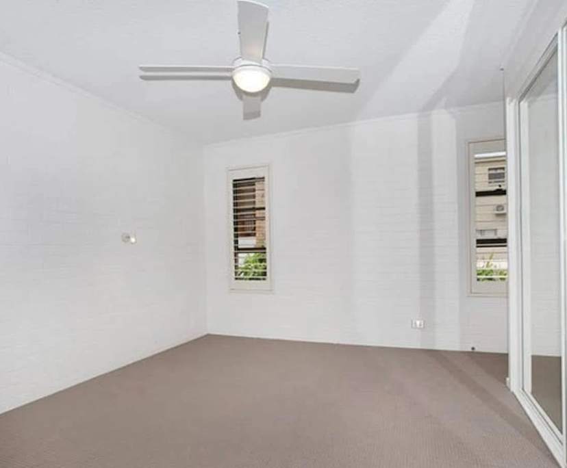 $300, Flatshare, 4 bathrooms, Alexandra Headland QLD 4572