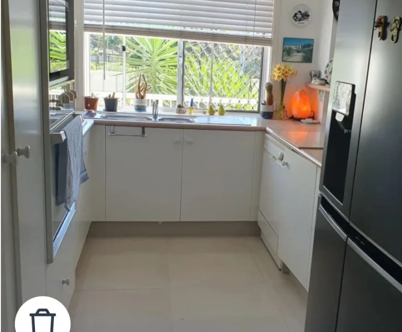 $520, Homestay, 2 bathrooms, Broadbeach QLD 4218