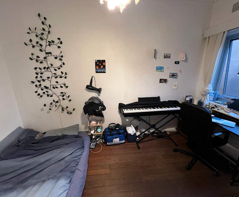 Furnished room in a share house