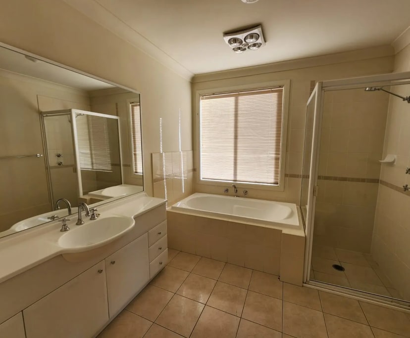 $300, Share-house, 3 bathrooms, Kellyville NSW 2155
