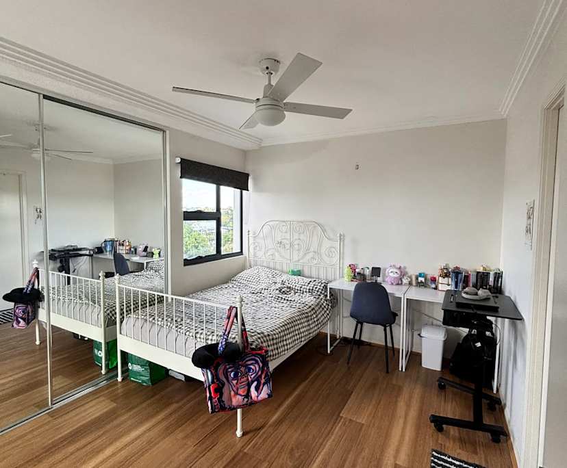 Furnished room with ensuite in a flatshare