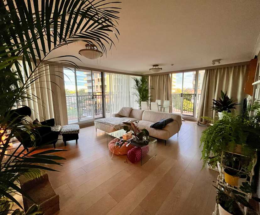 Furnished room in a flatshare