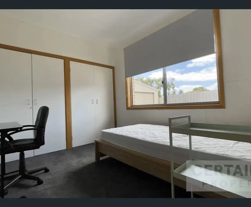 $225, Share-house, 6 bathrooms, Newcomb VIC 3219