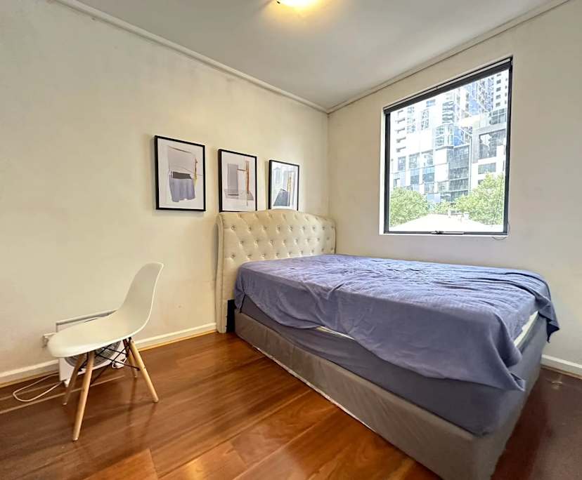 Furnished room in a flatshare