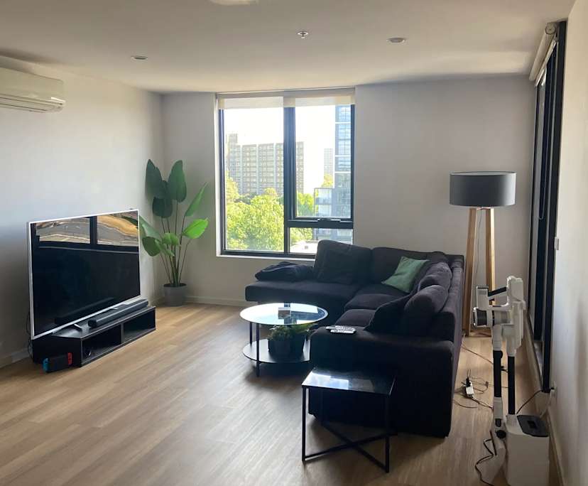 Furnished room in a flatshare