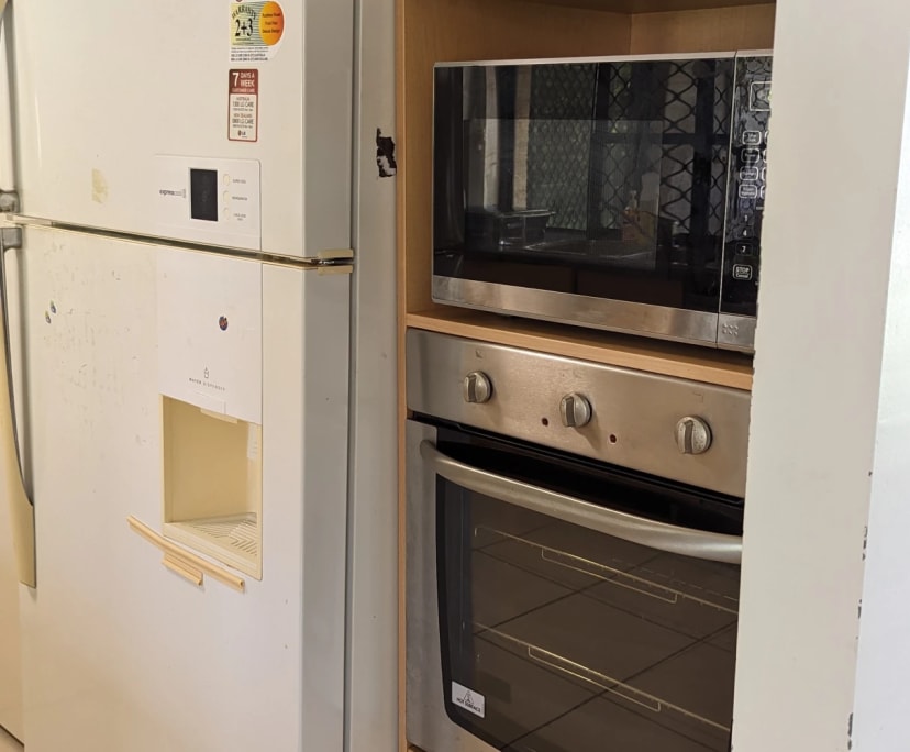 $240, Share-house, 5 bathrooms, Norman Gardens QLD 4701