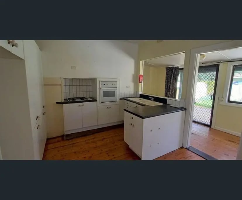 $450, Whole-property, 3 bathrooms, Sunshine VIC 3020