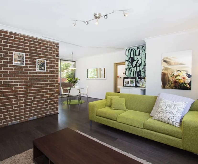 Furnished room in a flatshare