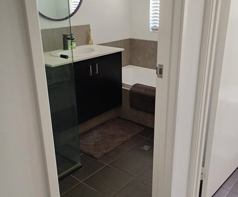 Room in a share house