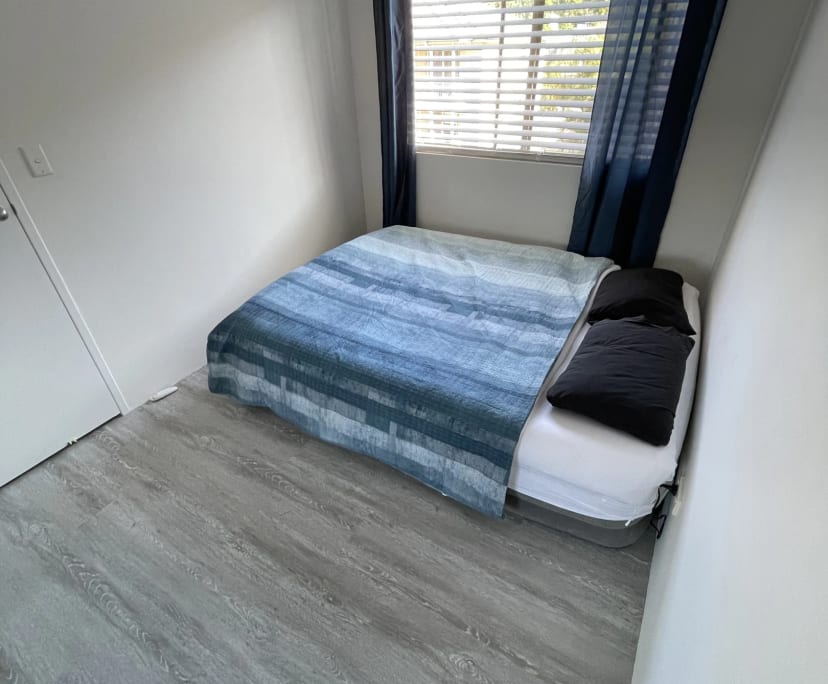 $290, Flatshare, 2 bathrooms, Taringa QLD 4068