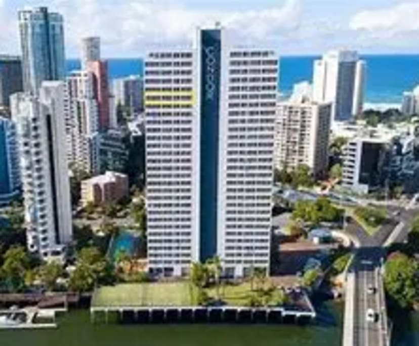 $250, Flatshare, 3 bathrooms, Surfers Paradise QLD 4217
