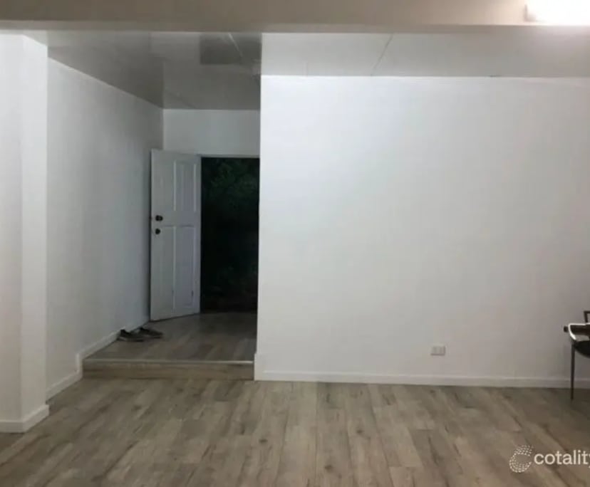 Room in a share house