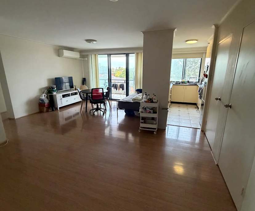 Furnished room with ensuite in a flatshare