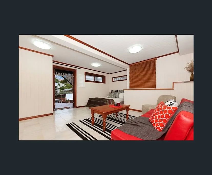 $400, Studio, 1 bathroom, Red Hill QLD 4059