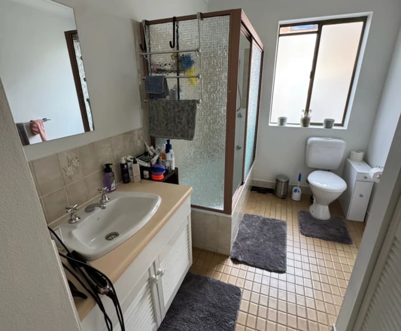 $320, Flatshare, 2 bathrooms, Indooroopilly QLD 4068