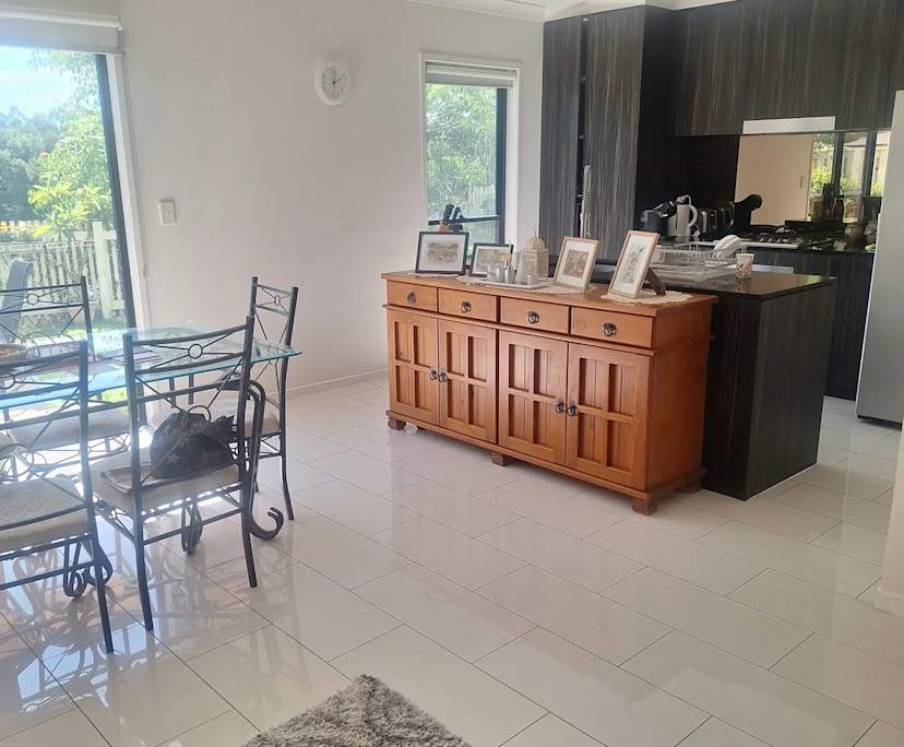 $210, Share-house, 3 bathrooms, Pacific Pines QLD 4211