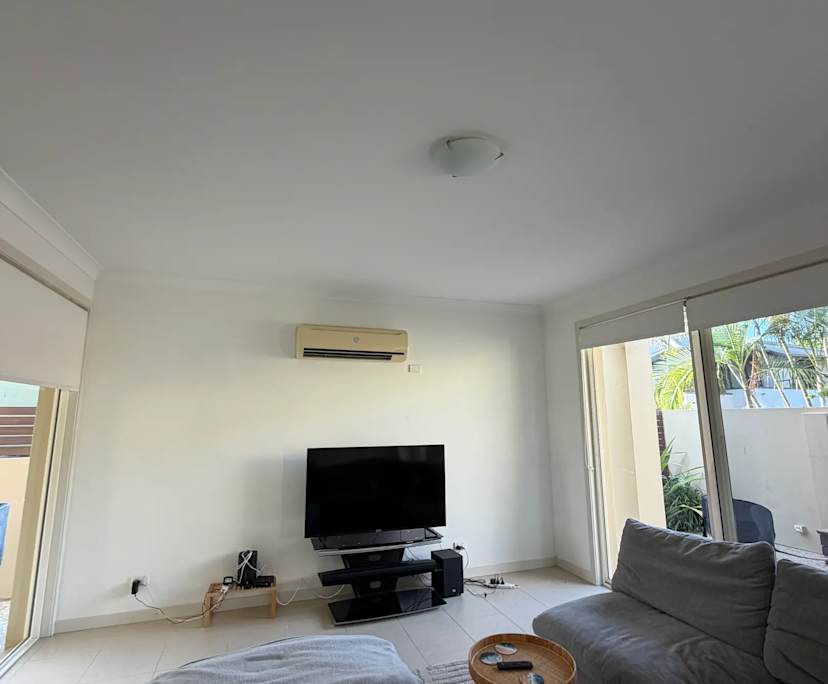 $370, Share-house, 3 bathrooms, Labrador QLD 4215