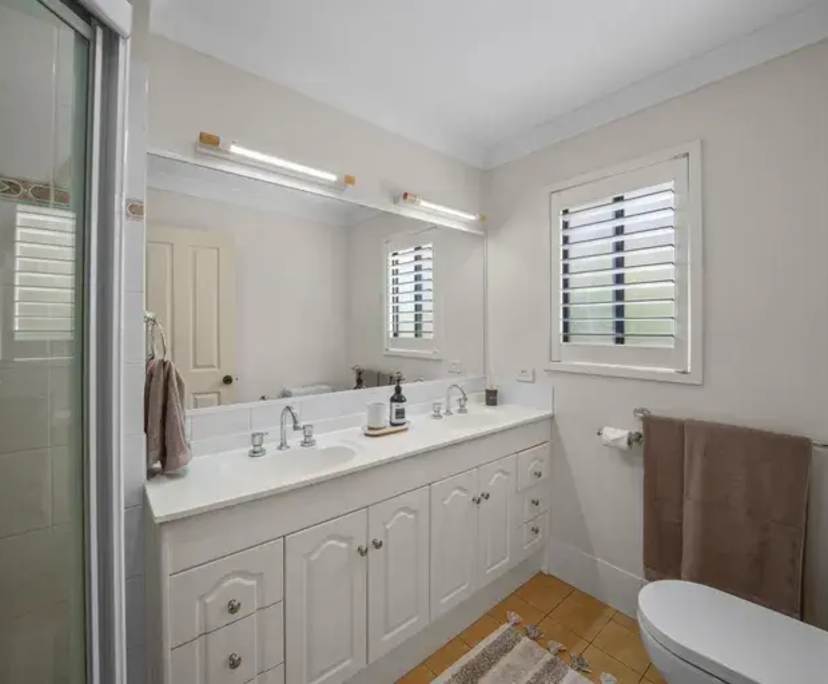 Furnished room with ensuite in a share house