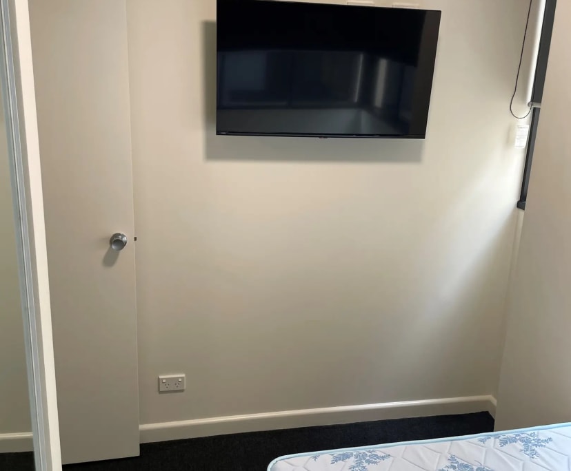 $280, 1-bed, 1 bathroom, Melbourne VIC 3000