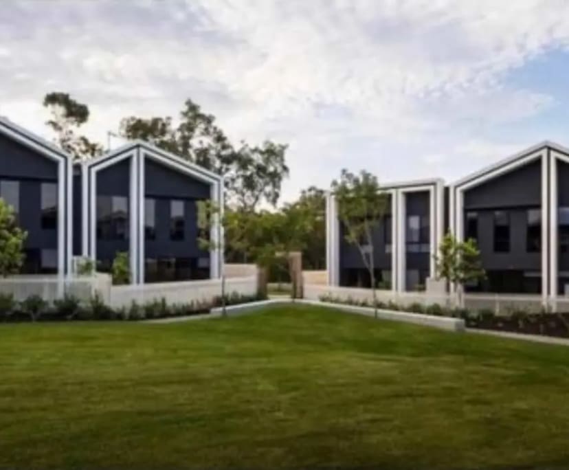 $295, Share-house, 3 bathrooms, Pimpama QLD 4209