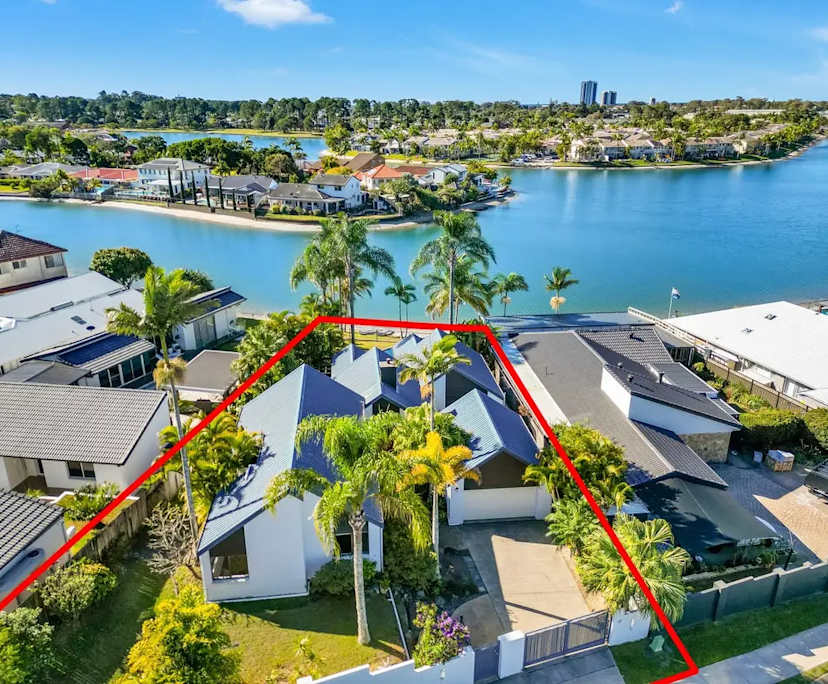 $300, Share-house, 3 bathrooms, Elanora QLD 4221