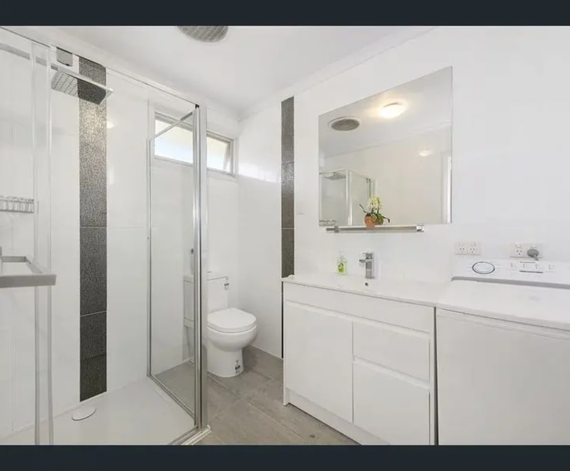 $370, Whole-property, 4 bathrooms, Glen Waverley VIC 3150