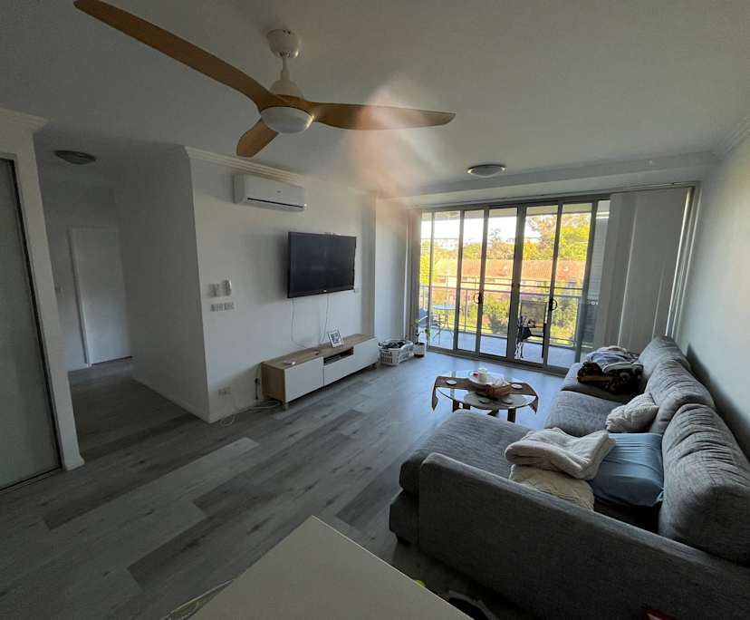 Unfurnished room with own bathroom