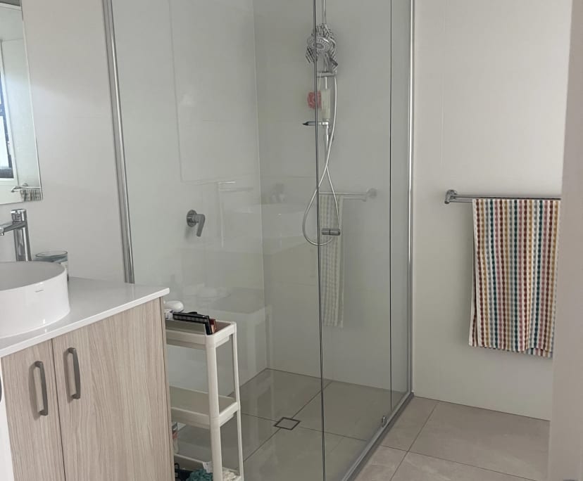 $300, Share-house, 3 bathrooms, McDowall QLD 4053