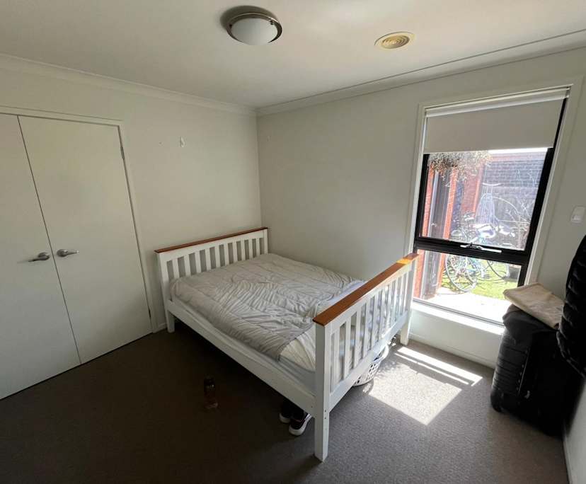 Room in a share house