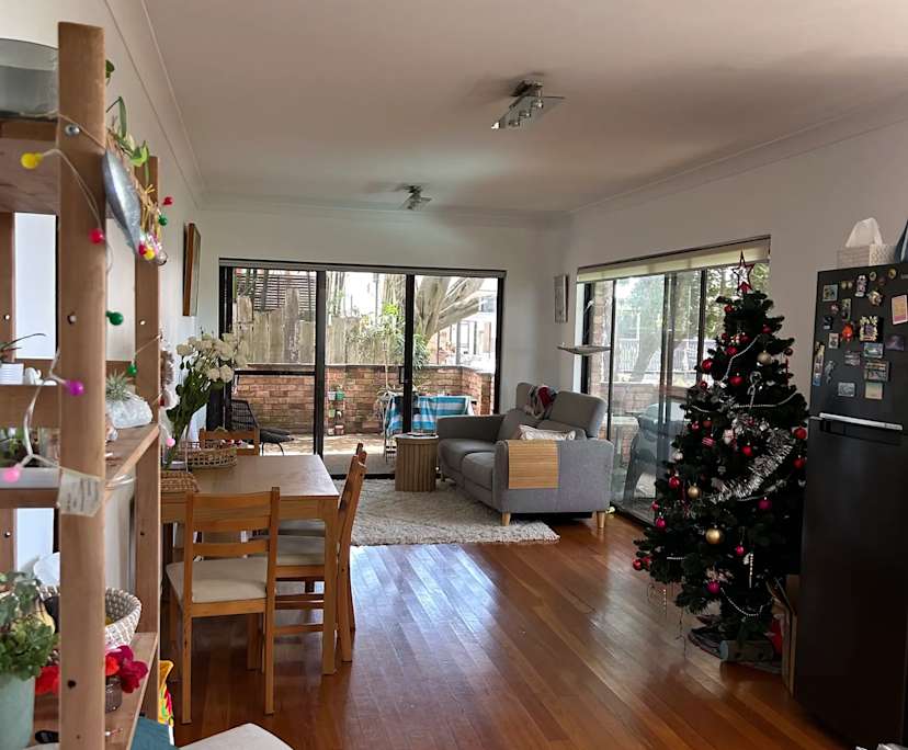 Furnished room in a flatshare