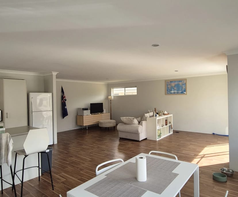 $300, Student-accommodation, 3 bathrooms, Embleton WA 6062