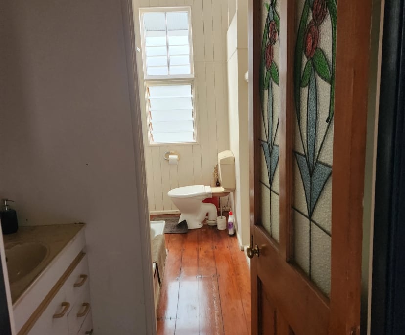 Room for Rent in Bardon, Brisbane 285, Unfurnishe...