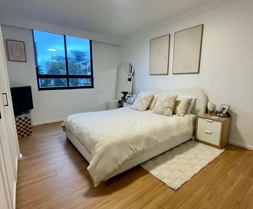 Furnished room with ensuite in a flatshare
