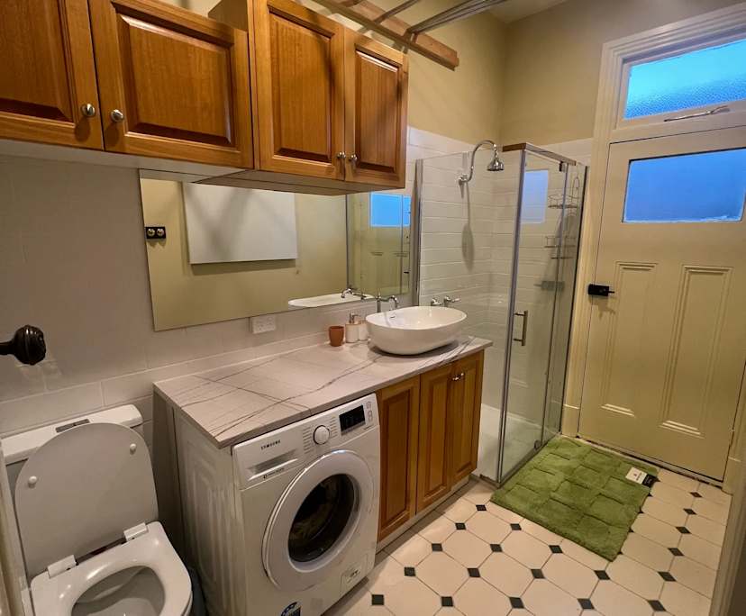 $275, Share-house, 6 bathrooms, Sunshine VIC 3020