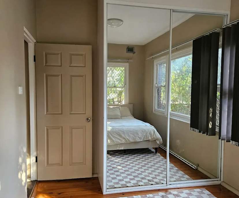 Room in a share house