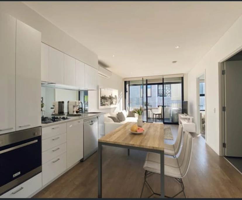 $750, Whole-property, 2 bathrooms, Carlton VIC 3053