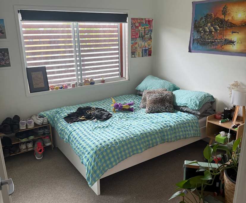 Unfurnished room with own bathroom