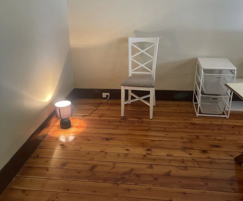 Room in a share house