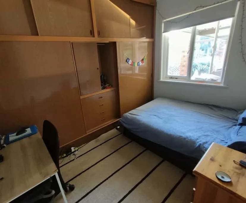 Room in a share house