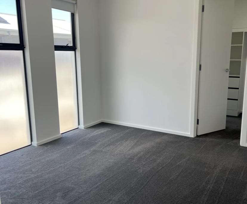 $330, Share-house, 3 bathrooms, Seaton SA 5023