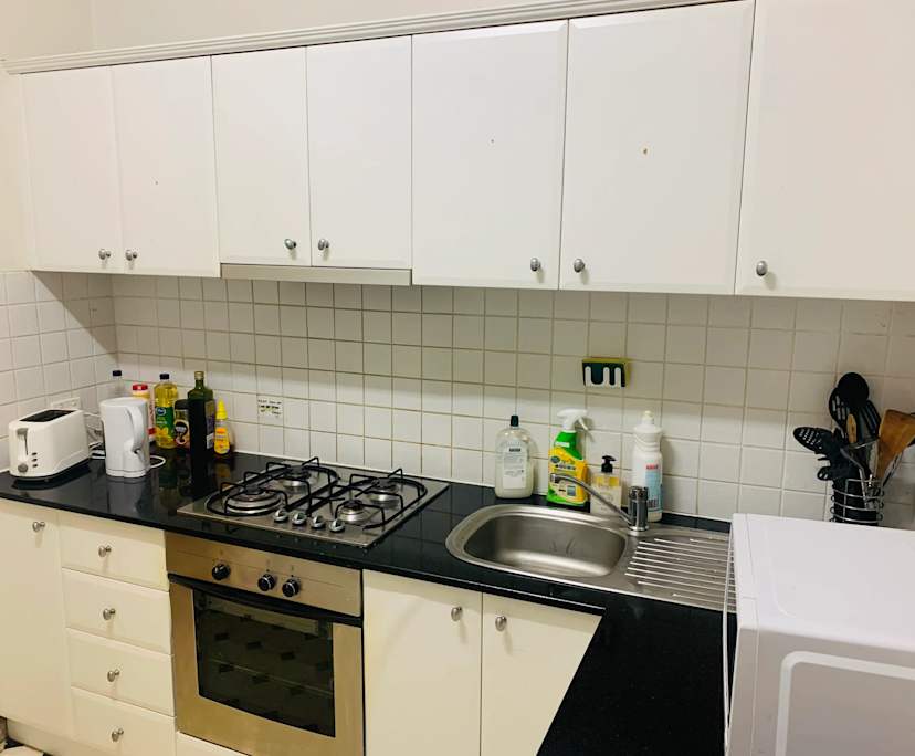 $350, Flatshare, 3 bathrooms, St Kilda VIC 3182