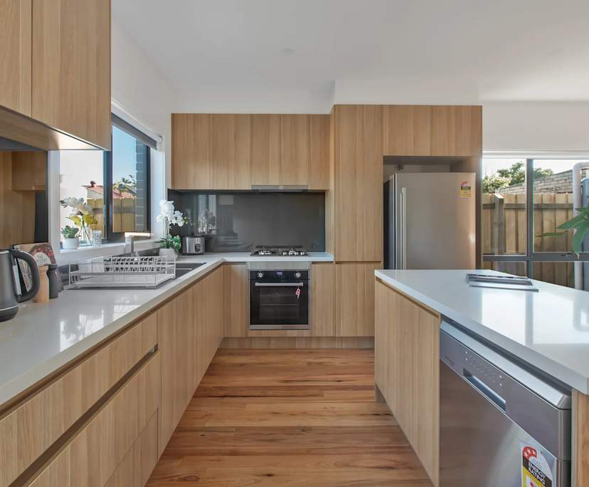 $305, Share-house, 6 bathrooms, Kingsbury VIC 3083