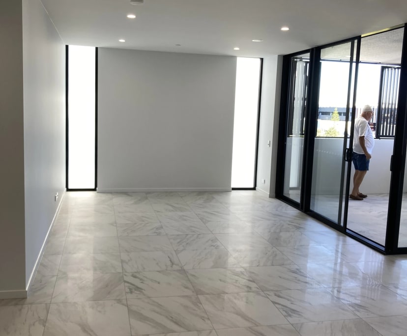 Unfurnished room with own bathroom